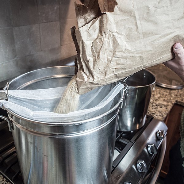 Olutta valmistetaan pussimäskäyksellä